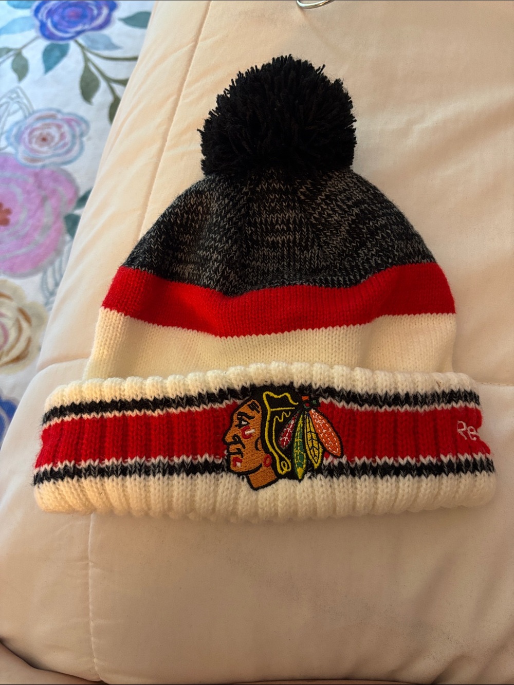 Reebok Kids Chicago Blackhawks Pom Beanie